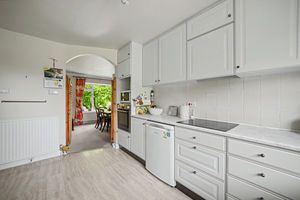 Kitchen- click for photo gallery